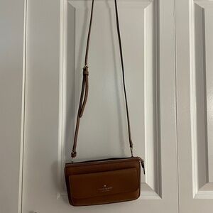 Like new brown leather Kate spade crossbody purse